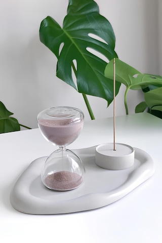 Bulut Desenli Beton Tabak Minimal Takı Ve Anahtar Tabağı Dekoratif Sunum Tepsisi 24 Cm Sade Beyaz