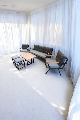 Pilocca Bahçe Balkon Mobilyası Gri Antrasit 3+1+1 Sehpa 2 Gri Puf Antrasit - Gri