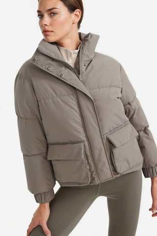 Defacto Defactofit Su İtici Oversize Fit Geniş Kalıp Dik Yaka Fermuarlı Çıtçıtlı Cepli Şişme Mont E9266ax25wnkh464 Haki-kh464