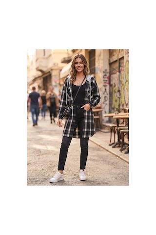 Polologin Butik Polologin Kadın Siyah-beyaz Ekose Desenli Kapüşonlu Şardonlu Oduncu Tunik Gömlek Siyah