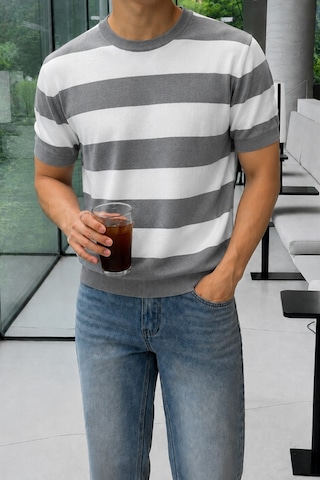 Tarz Cool Erkek Çizgili Triko Tişört Bisiklet Yaka Slim Fit Yazlık İnce Dokulu Gri