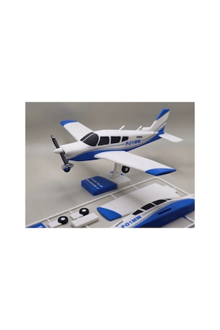 Beyaz Ve Mavi Pa-28 Tek Motorlu Uçak Kit Kart - Parçalı Yapıda Kendin Yap Dıy Hobi Maketi, Pervaneli Genel Havacılık Uçağı Oyuncak, Koleksiyoncular İçin Masaüstü Dekor Süsü 21x19 Cm