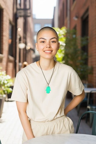 Fatma Ana Eli Karanlıkta Parlayan Fosforlu Zincirli Kolye Yeşil