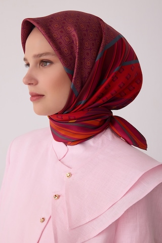Belli Geometrik Desen %100 Twill İpek Eşarp Be23-81 Fuşya-nar Kırmızı