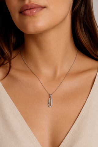 Balenbi Jewelry Kadın Taşlı Karabina Figürlü Gümüş Renk Kararmaz Çelik Kolye 1156