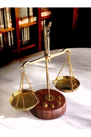 3 Lü Masaüstü Dekorasyonu Aya Tırmanan Astronot Figürlü Led Işıklı Küre Adalet Terazisi Ve Kum Saati Renkli