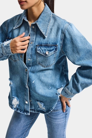 it's basic Kadın Mavi 12s6-4 Yırtık Detaylı Denim Gömlek