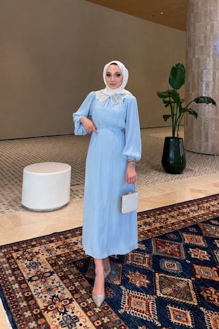 Riella Butik Dantel Yakalı Zarif Tesettür Elbise Mavi