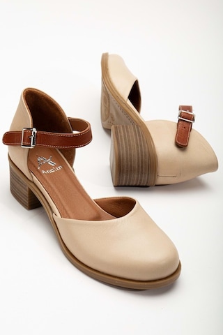 Analin Shoes Kadın Hakiki Deri Burnu Kapalı Bilekten Bağlı Sandalet Bej