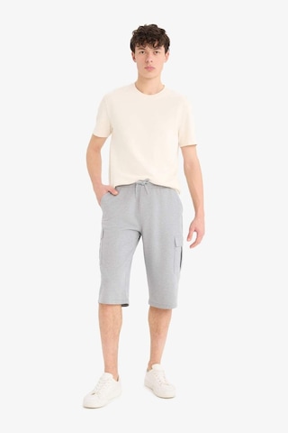 DeFacto Slim Fit Dar Kesim Kargo Cepli Basic Düz Kapri Şort T4693AZ25SMGR210