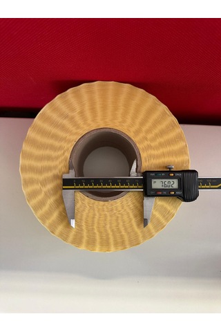 100x100mm Sarı Zemin Baskılı Vellum Etiket Rulosu 1 Rulo 24.000 Adet 1 Koli / 12 Rulo 76 Mm Masura Çapı Ribonlu Baskı 1