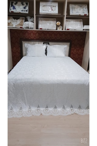 Finezza Beste Fransız Dantelli Simli Jakar Kumaş Krem Yatak Örtüs Krem