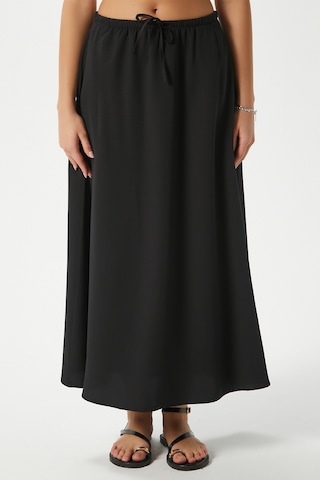 Kadın Trend Modal Serin Kumaş Siyah Bel Lastikli Cepli Rahat Kalıp Uzun Etek