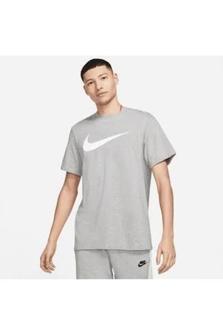 Nike Sportswear Swoosh Tişört
