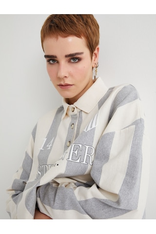 Koton Polo Yaka Oversize Sweatshirt Baskılı Düğmeli Uzun Kollu Gri Çizgili 4sal10668ık Gri