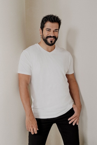 Ac&Co / Altınyıldız Classics Slim Fit Dar Kesim V Yaka Pamuklu Erkek Tişört Beyaz