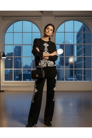 Siyah Beyaz Nakışlı Detaylı Kışlık Lüks 2li Sweatshirt Ve Pantolon Kadın Eşofman Takım Siyah
