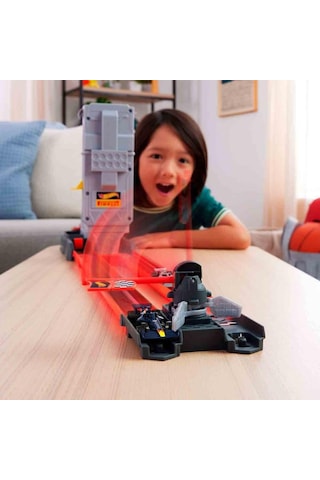 Hot Wheels F1 Hızlı Başlangıç Pisti Yenilenen Arabalar Jnn35
