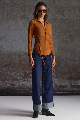 Grimelange Bogotan Kadın Slim Fit Vücudu Saran Süet Belden Bağlamalı Ipli Kahverengi Gömlek Kahverengi