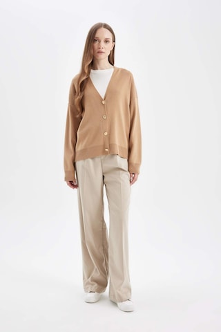 Defacto Relax Fit V Basic Düz Düğmeli Triko Hırka C5282AX24AUBG389 Bej