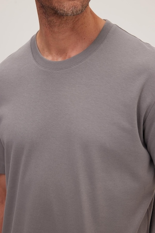 Tudors Unisex Relax Fit Rahat Kesim %100 Pamuk Yumuşak Dokulu Hafif Kalın Gri Bisiklet Yaka Tişört-36911 Gri