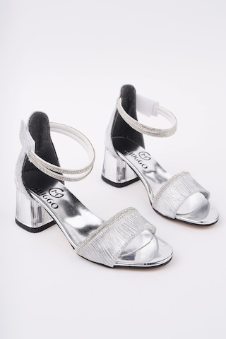 Muggo Noşa Bilekten Bağlamalı Simli Kız Çocuk Kısa Topuklu Ayakkabı Gümüş