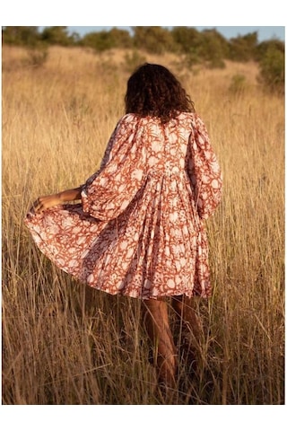 Yaz Kadın Elbisesi Moda Büyük Metre Gevşek Askılı Kişiselleştirilmiş Edebi Retro Avrupa Ve Amerikan Tarzı Baskılı Elbiseler Turuncu