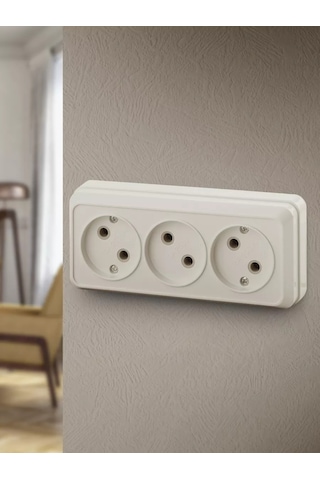 Intro Quadro Yükseltilmiş Üçlü Priz Topraklamasız 16a-250v 135543674 2-205-02