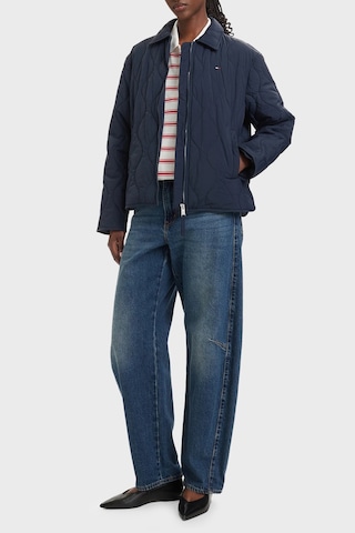 Tommy Jeans Su İtici Kapitoneli Klasik Yaka Mont Kadın Mont Dw0dw22909 C1g Lacivert