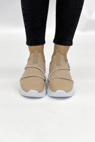 Z6357 Taşlı Fileli Hafif Bej Kadın Sneaker 001
