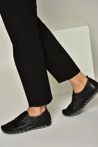 Fox Shoes Y555024103 Siyah Hakiki Deri Comfort Ortopedik Taban Kadın Ayakkabı Siyah