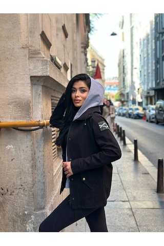 Kadın Ek Parça Kapüşon Kol Arma Detay Gabardin Ceket Siyah