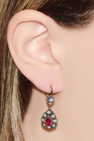 Damla Yakut Elmas Küpe