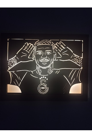 Led Işıklı Lazer Tasarımı Ünlü Futbolcu Figürlü Tablo Galatasaray Temalı Özel Tasarım Çerçeveli