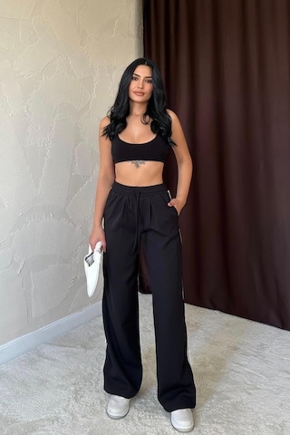 Leyla Sanat Sanata Yeni Bir Bakış Açısı Siyah Yanları Şeritli Pantolon Siyah