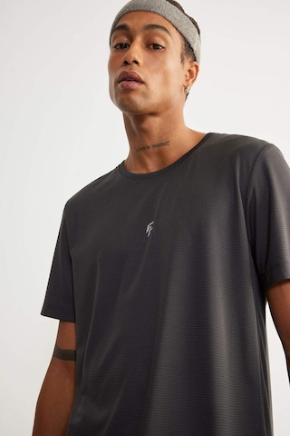 DeFactoFit Hızlı Kuruyan Slim Fit Dar Kesim Bisiklet Yaka Baskılı Sporcu Kısa Kollu Tişört V2887AZ25SPBK81