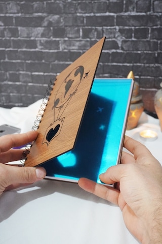 Balon Desenli Ahşap Kapaklı Defter - Ajanda - A5 Çizgisiz Defter Ahşap Rengi Ceviz Mavi
