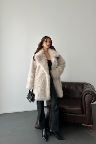 Myloore Kadın Bej Oversize Premium Kürk Kaban Mlb106