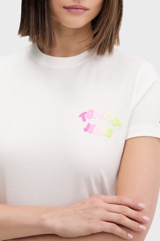 Tommy Jeans Logolu % 100 Pamuk Regular Fit Bisiklet Yaka T Shirt Bayan T Shirt Dw0dw22310 Ybl Beyaz