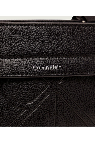 Calvin Klein Erkek Emblem Emboss Slim Omuz Çantası Siyah