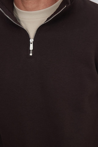 Tudors Unisex Relax Fit Rahat Kesim Pamuklu İçi Polarlı Yarım Fermuarlı Kahverengi Dik Yaka Sweatshirt-35159 Kahverengi