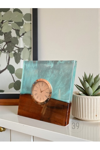 Classic Ceviz & Epoksi Masa Saati Gümüş Kaplama Quartz Mekanizma El Yapımı Tasarım 15x15 Cm / 20x20 Cm Çok Renkli