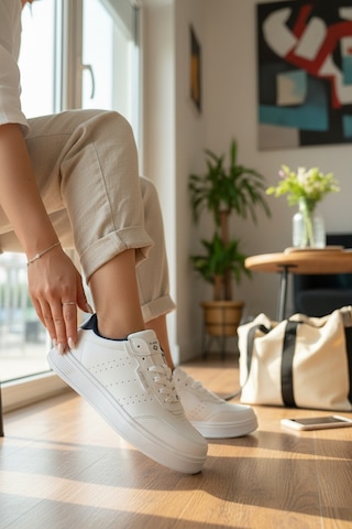 Enoch Kadın Lacivert Detaylı Yüksek Tabanlı Hafif Tabanlı Sneaker Yürüyüş Ayakkabısı Beyaz - Lacivert