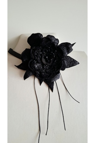 Gotik Siyah Hakiki Deri Çiçek Choker Kolye 01 - Siyah