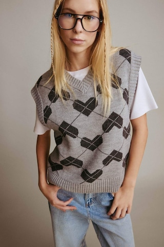 Defacto Coool Regular Fit V Yaka Desenli Süveter F9541ax25augr256 Gri