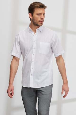 AC&Co / Altınyıldız Classics Erkek Beyaz Comfort Fit Düğmeli Yaka %100 Pamuk Flamlı Kısa Kollu Casual Gömlek 4A2022200132BYZS Beyaz