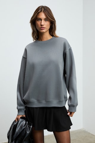 Grımelange Karıus Kadın Organik Pamuklu İçi Polarlı Oversize Yuvarlak Yakalı Gri Sweatshirt Gri