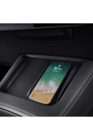 Tesla Model Y/3 Merkezi Konsol Kablosuz Şarj Cihazı Silikon Mat Kaymaz Ped Araba İç Aksesuar