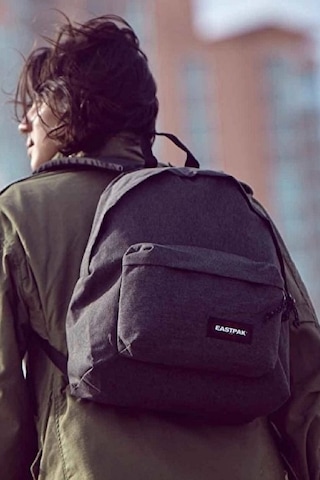 Eastpak Padded Pak'r 77h Unisex Siyah Günlük Okul Sırt Çantası 2 Gözlü 24lt. 40x30x18 Siyah