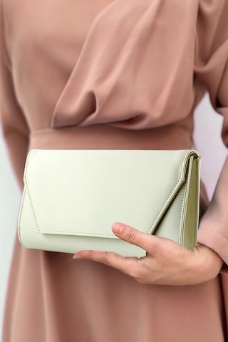 Erkan Saçmacı Ten Saten Zincir Askılı Manyetik Kapaklı İç Cepli Zarif Abiye El Çantası Ten